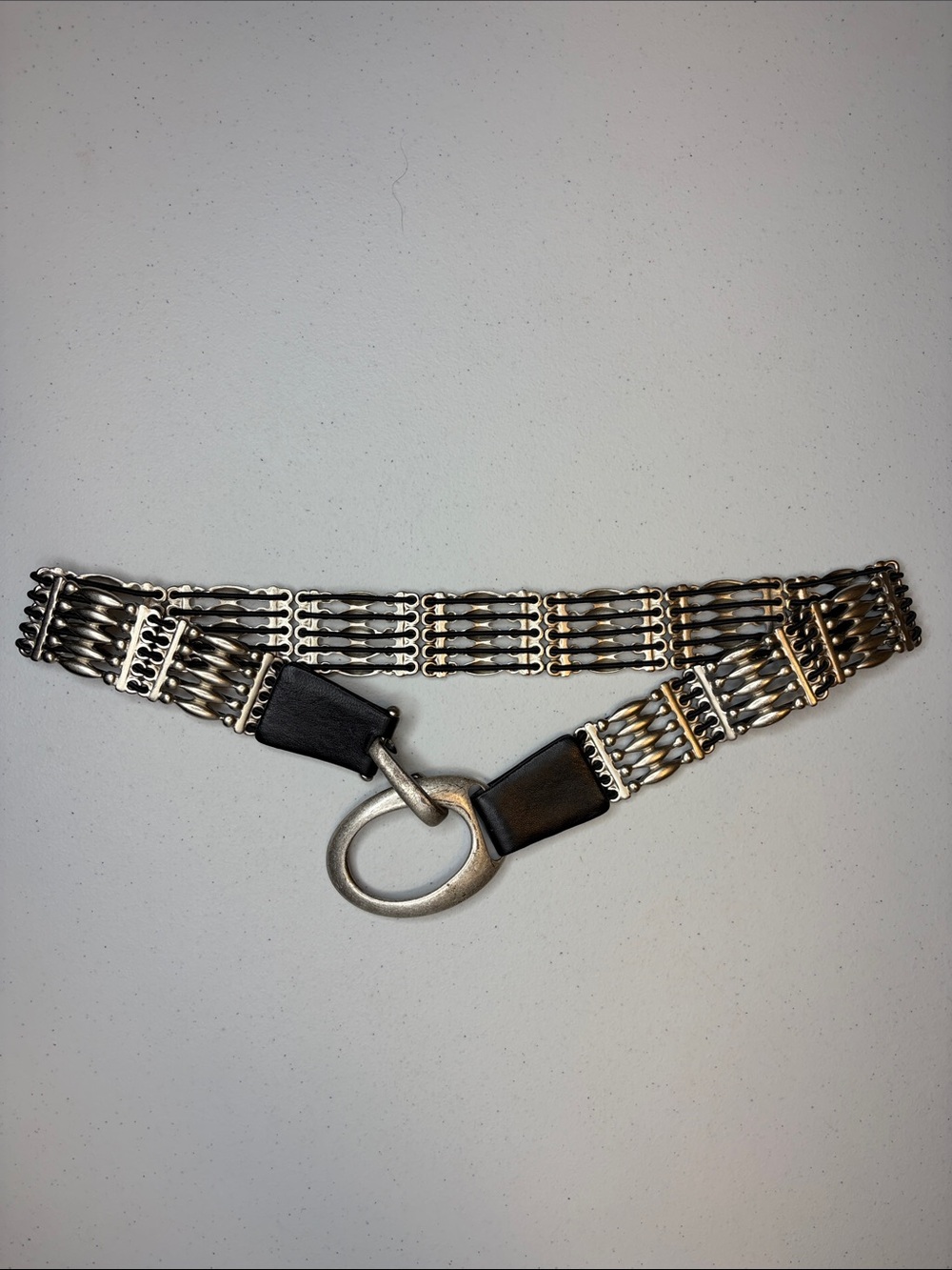 VTG Suzi Roher Metal Multi Strand Link Statement Belt Silver Black Elastic